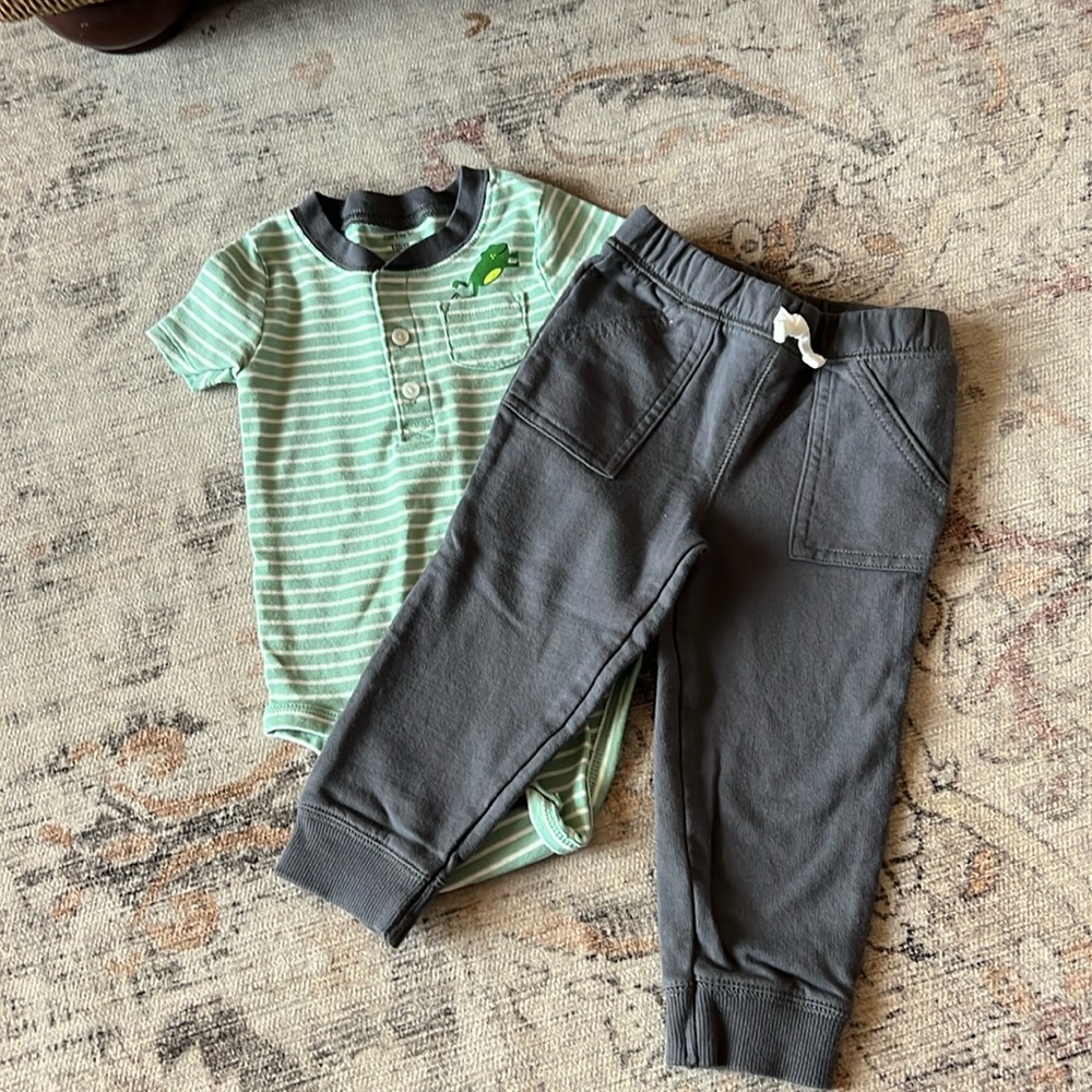 NWOT Carters Baby Boy Frog Outfit